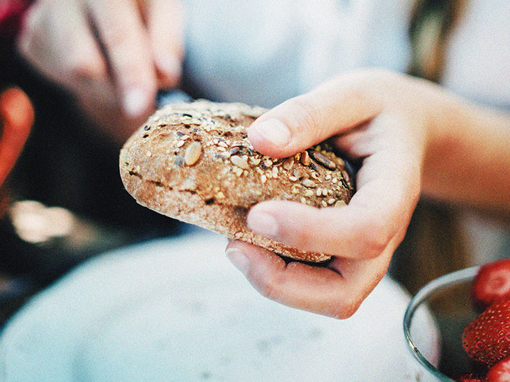 Does bread help acid reflux?