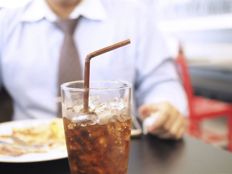 Does diet soda make joints hurt?