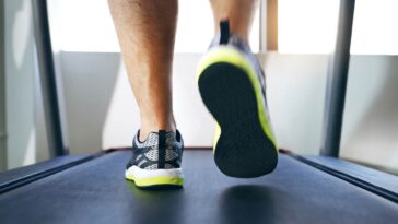 Does incline treadmill work abs?