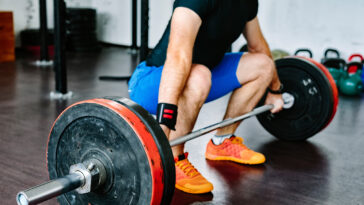 Does lifting weights shorten life expectancy?