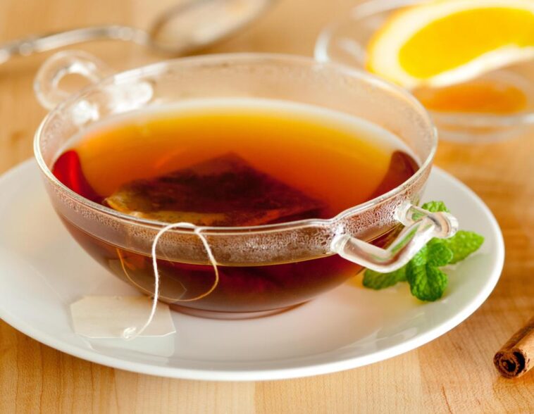 Does mugwort bring on period?