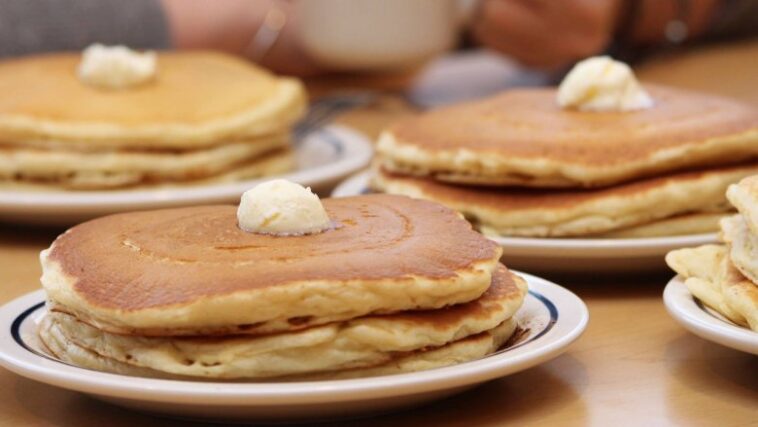 Does pancake batter need to rest?