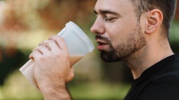 Does pure protein shakes have caffeine?