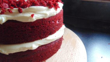 Does red velvet cake have chocolate in it?