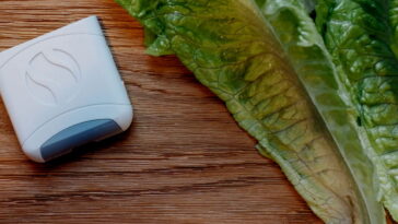 Does romaine lettuce cause gas and bloating?