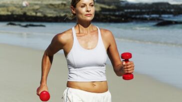 Does walking help you lose back fat?