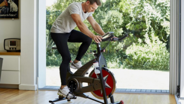 Does walking uphill tone your bum?