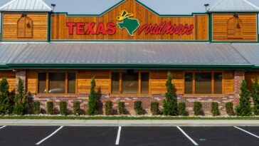 How big are the beers at Texas Roadhouse?