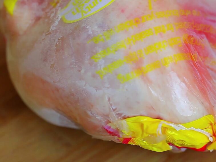 How can you tell if frozen chicken is bad?