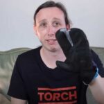 How do I keep my hands warm while running?