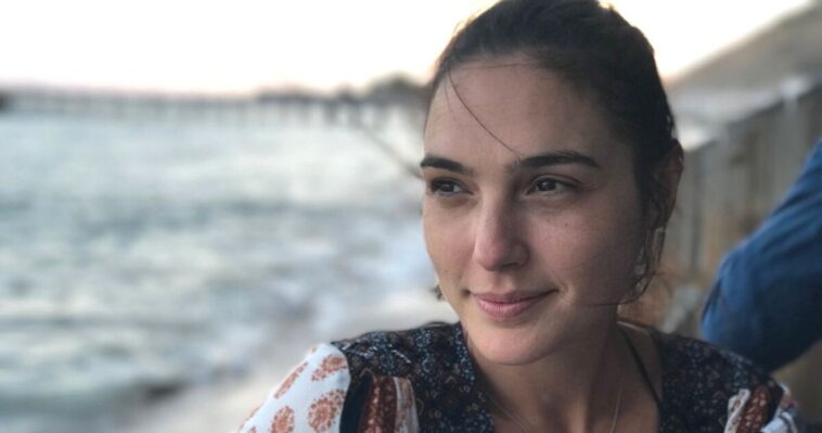 How do I make up like Gal Gadot?