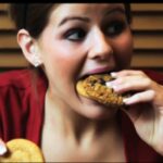 How do I stop snacking when Im not hungry?