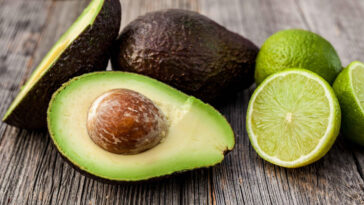 How do restaurants keep avocados from turning brown?