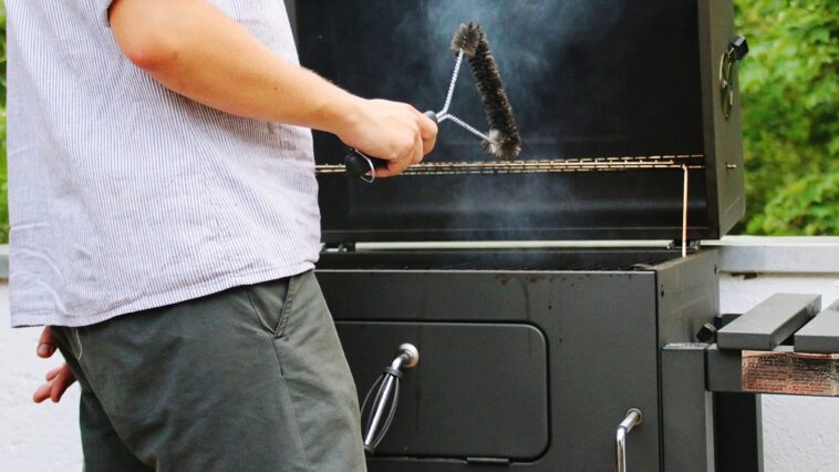 How do you clean aluminum grill pans?