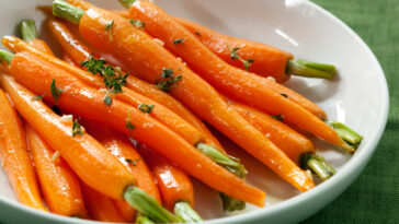 How do you cook carrots without losing nutrients?