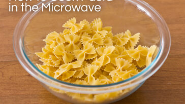 How do you cook pasta in a microwave?