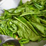 How do you cook spinach without losing nutrients?