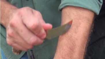 How do you cut lime without a knife?