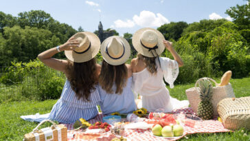 How do you do a romantic picnic?