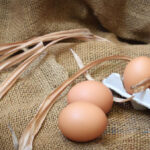 How do you extend the shelf life of a cake?