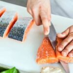 How do you get the fishy smell out of salmon?
