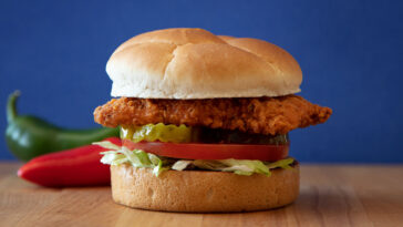 How do you heat up a spicy chicken sandwich at Costco?