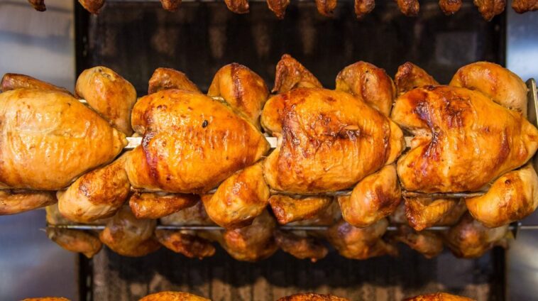 How do you keep a Costco rotisserie chicken warm?