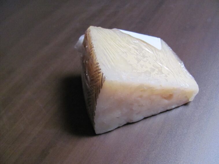 How do you keep cheese from molding in the fridge?