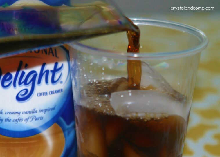 How do you make a iced coffee bottle?