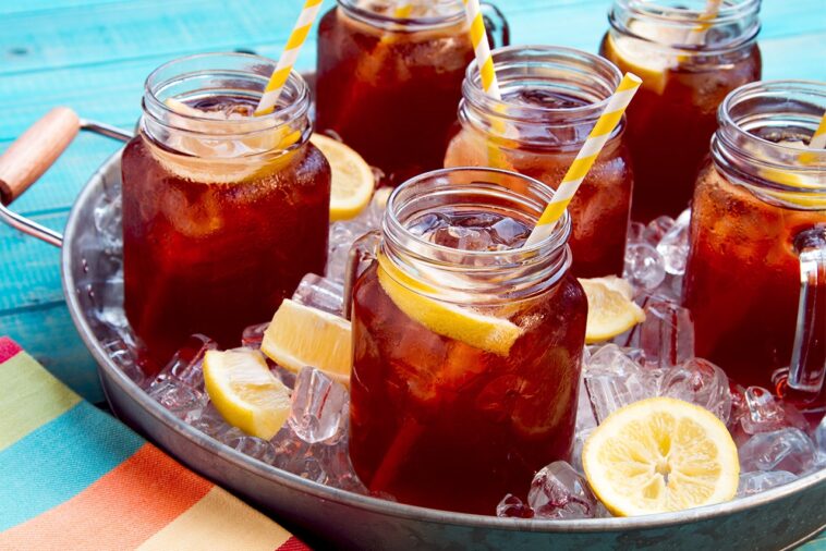 How do you make a pitcher of Lipton iced tea?