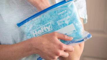 How do you make an ice pack with dish soap?