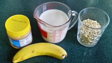How do you make homemade meal replacement shakes?