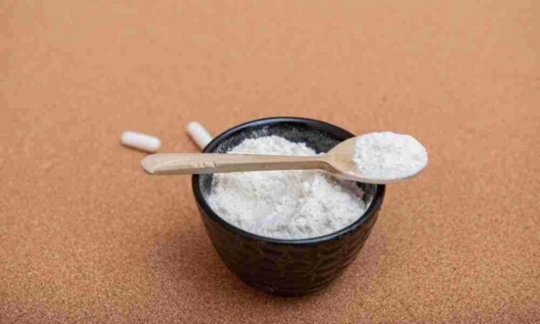 How do you mix protein powder?