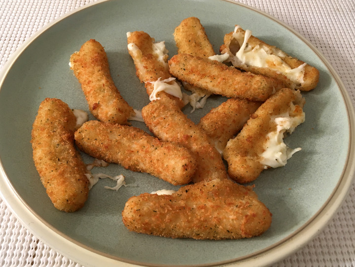 How do you pan fry frozen mozzarella sticks?