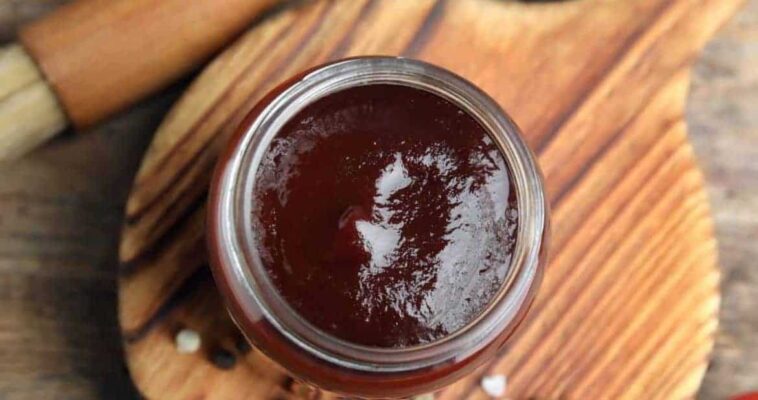 How do you thicken store bought vodka sauce?