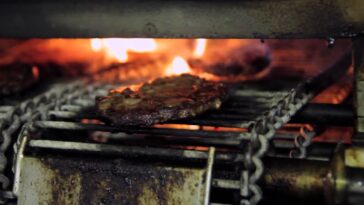 How does Burger King flame broiler work?