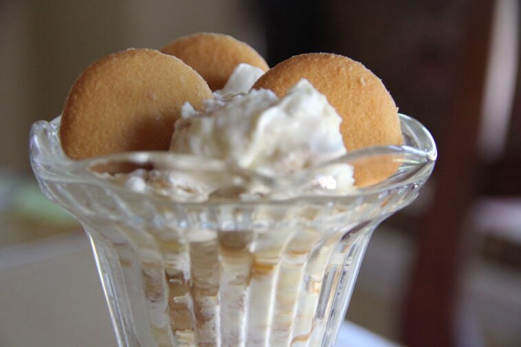 How long can banana pudding be refrigerated?