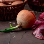 How long do cut onions last at room temperature?