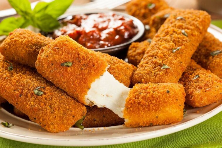How long do frozen mozzarella sticks take in the oven?