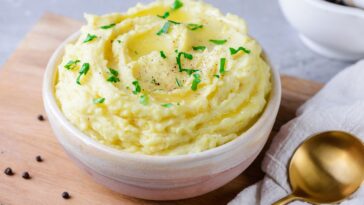 How long do you microwave mashed potatoes?