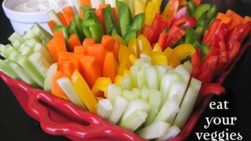 How long will a veggie tray stay fresh?