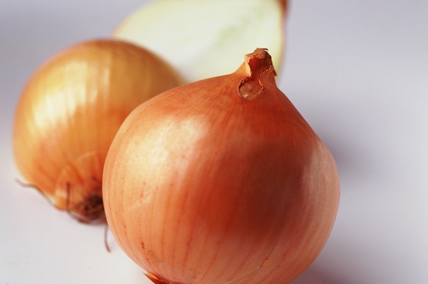 How long will chopped onions last in the fridge?