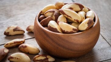 How many Brazil nuts have enough selenium?