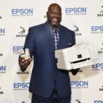 How many Papa John's does Shaquille O'Neal own?
