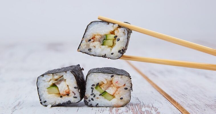 How many calories are in 20 pieces of sushi?
