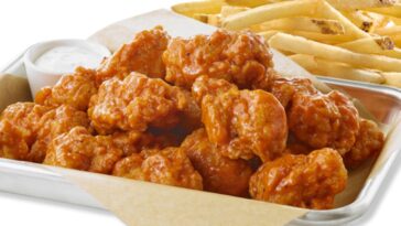 How many calories are in Buffalo chicken fries?