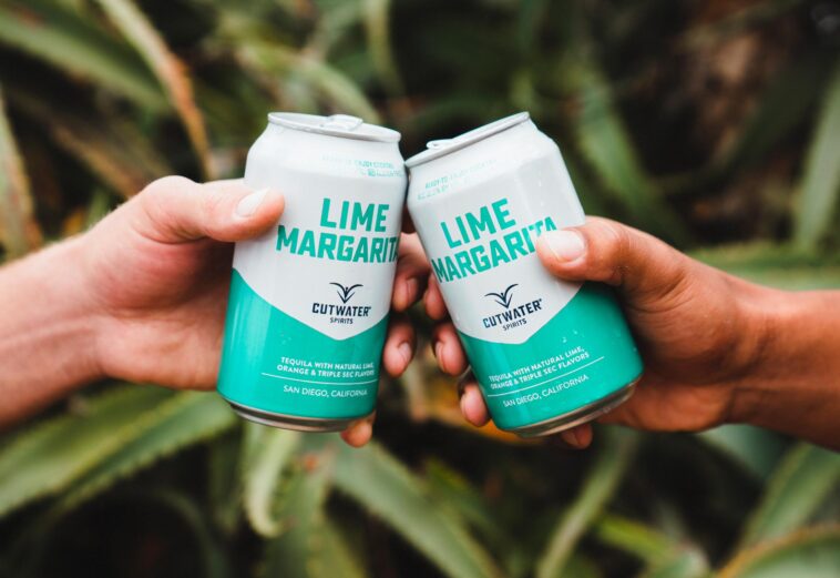 How many calories are in Cutwater lime tequila margarita?