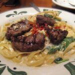 How many calories are in Olive Gardens Steak Alfredo?