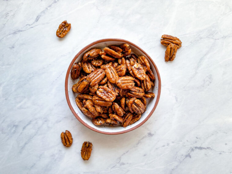How many calories are in Wendys Pecans?