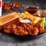 How many calories are in Zaxby's boneless wings?